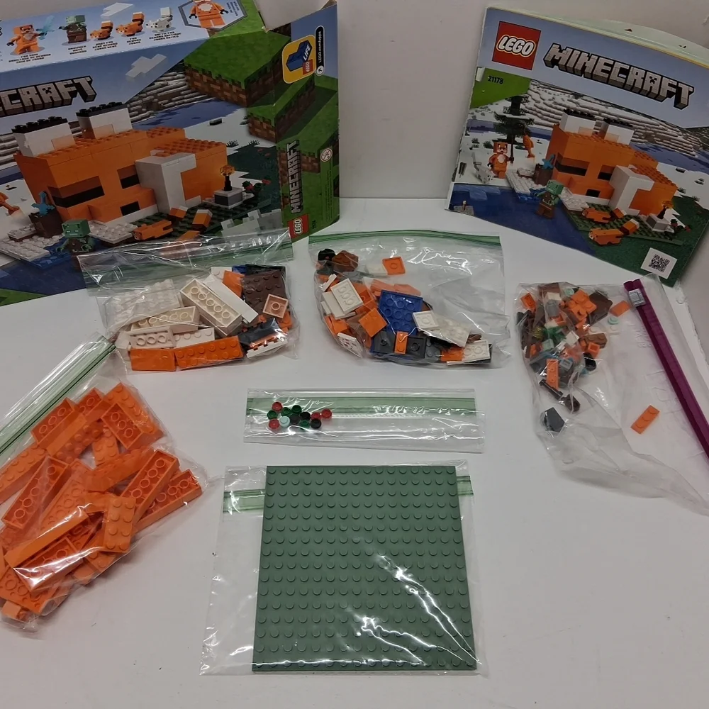 LEGO Minecraft: The‎ Fox Lodge (21178)
